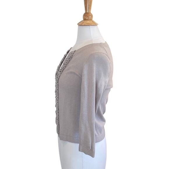 Banana Republic Factory Light Gray 3/4 Sleeve Cardigan Ruffle Trim Size XS - Picture 3 of 14
